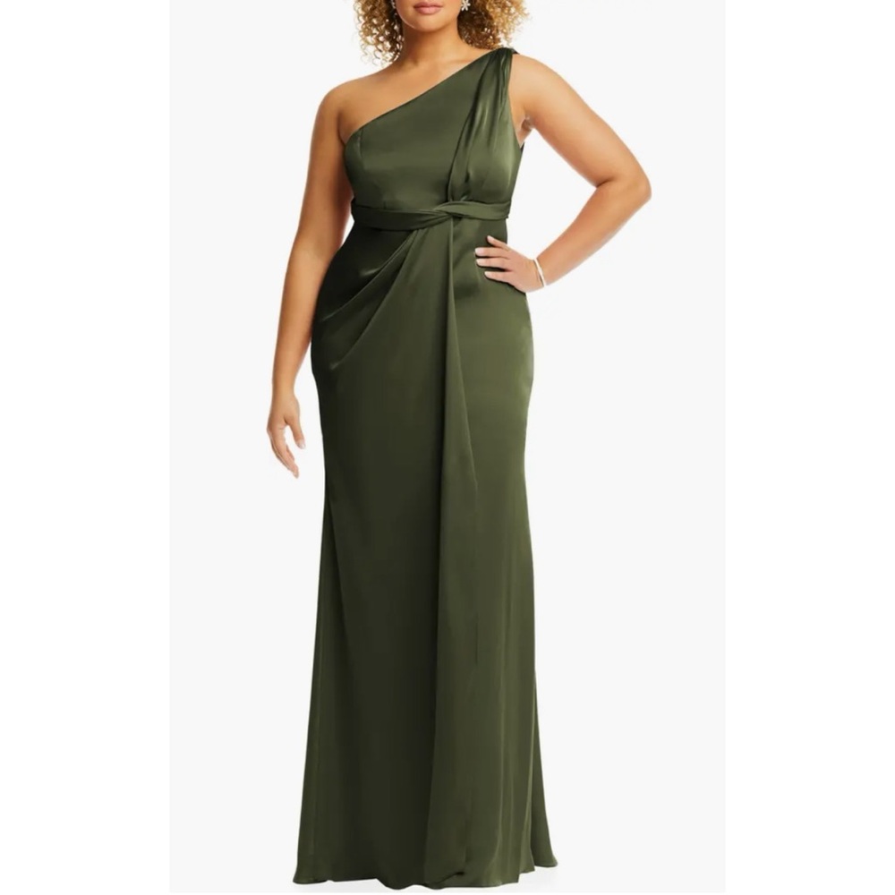 DESSY COLLECTION One-Shoulder Satin Gown ❤️NWT❤️IN STORES❤️